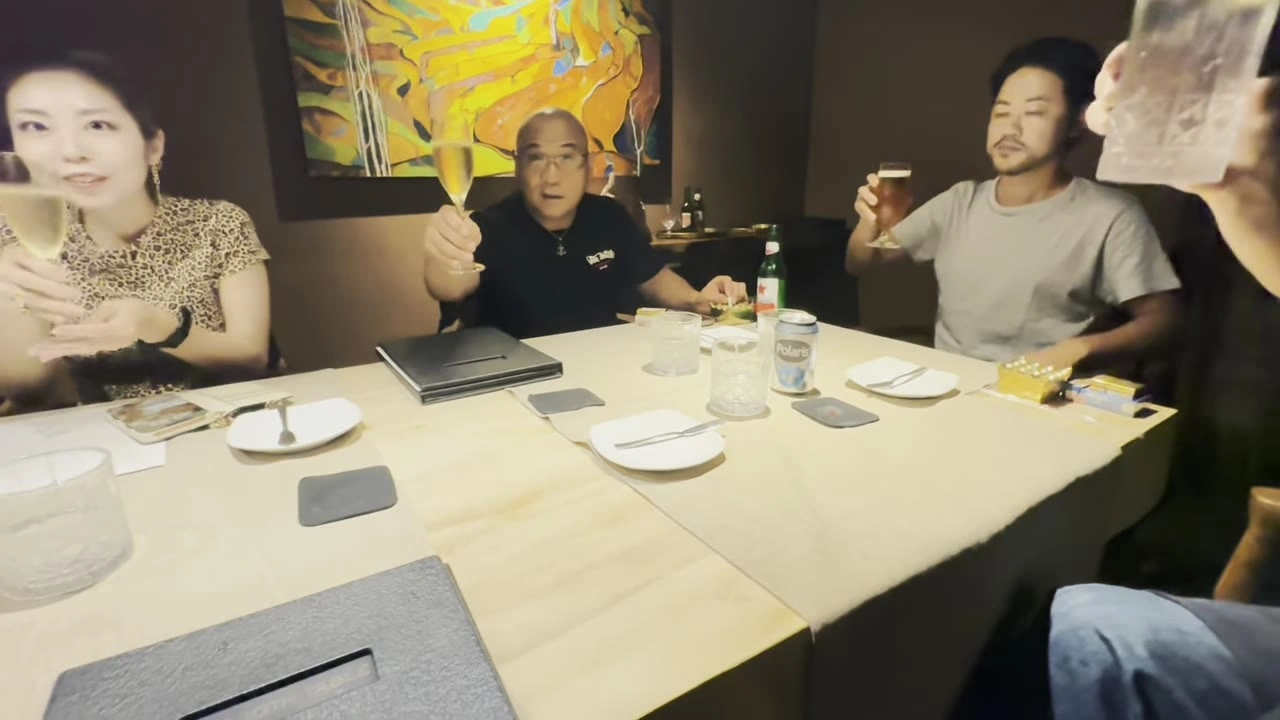 テーブルで歓談｜2024年12月 バリ島ハーレーツーリング — TEAM THE GHOST West Bali