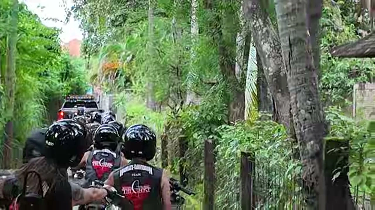 隊列パック走行 チームで連なる｜2025年1月 バリ島ハーレーツーリング — TEAM THE GHOST West Bali