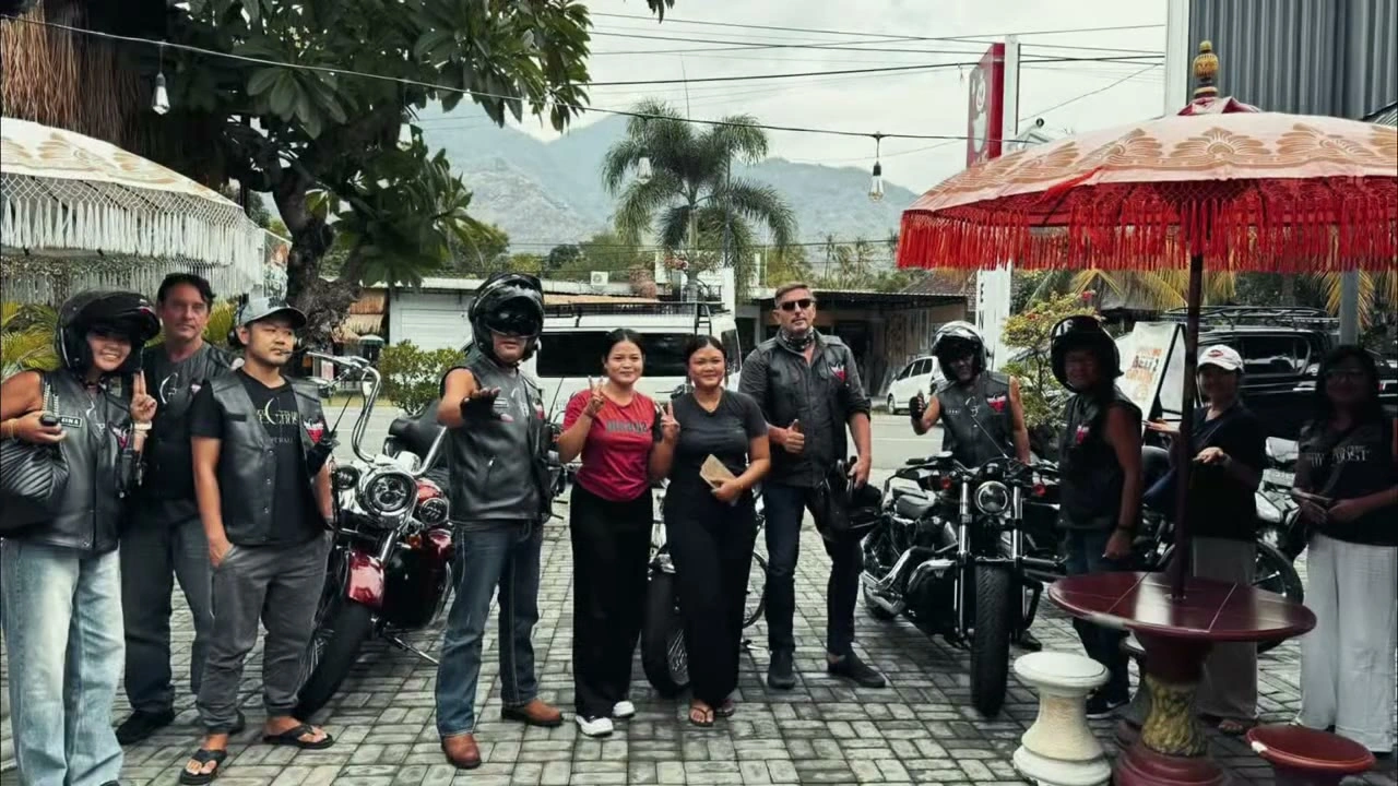メンバー全員の立ち集合写真｜2025年1月 バリ島ハーレーツーリング — TEAM THE GHOST West Bali
