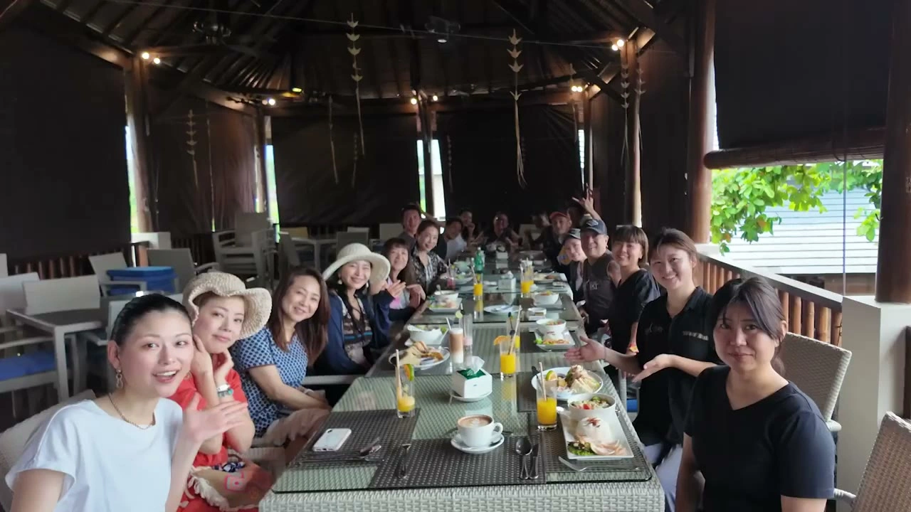 ヴィラでの集合ランチ｜2025年3月 バリ島ハーレーツーリング — TEAM THE GHOST West Bali