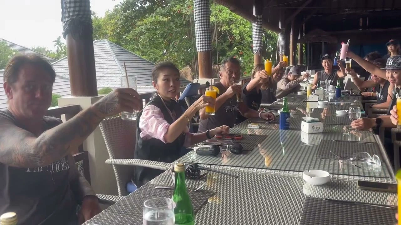 レストランで昼食・乾杯｜2025年5月 バリ島ハーレーツーリング — TEAM THE GHOST West Bali
