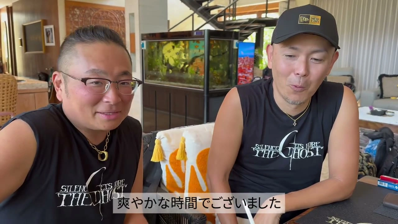 メガネ+キャップの二人組が笑いながら語る｜2025年7月 バリ島ハーレーツーリング — TEAM THE GHOST West Bali