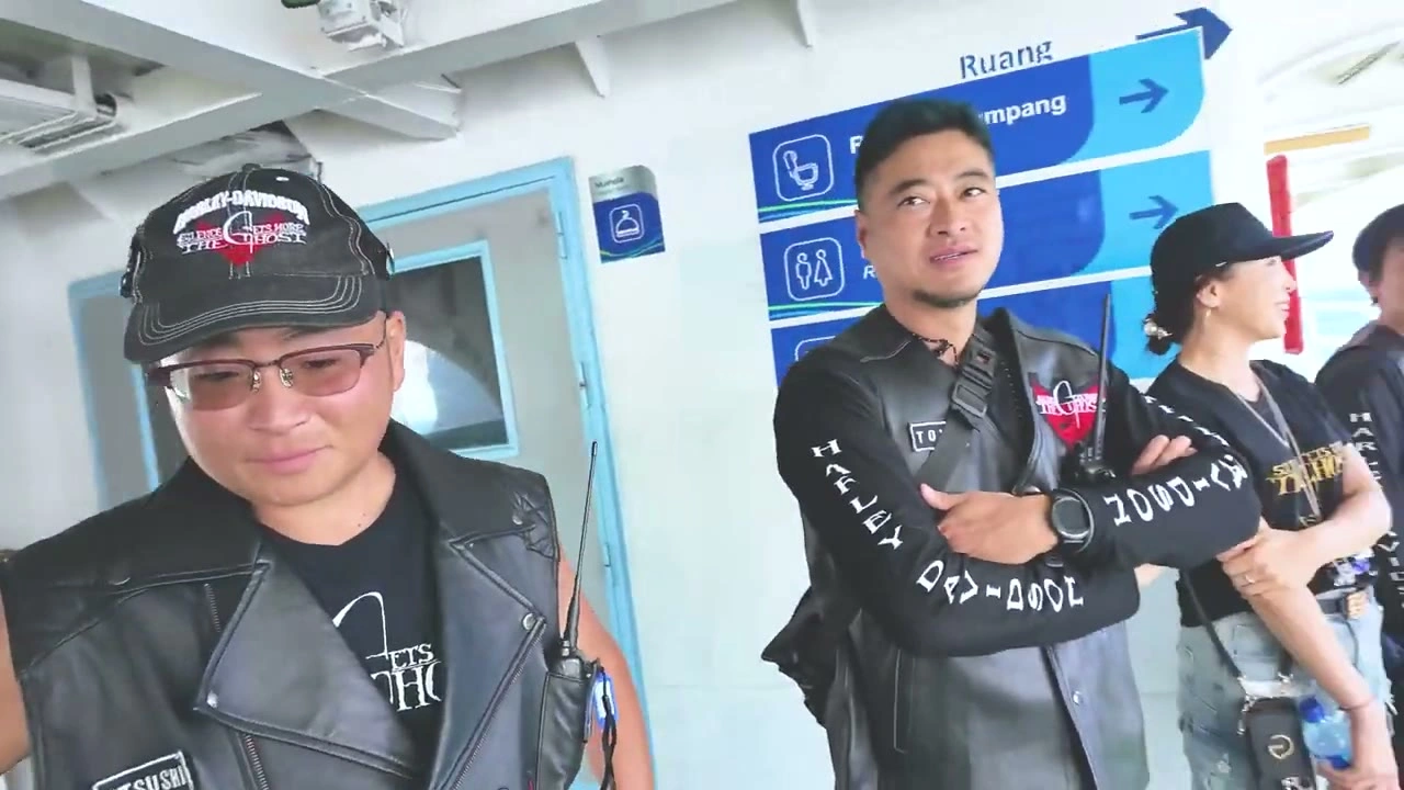 サングラスの男性2人が笑顔｜2025年9月 バリ島ハーレーツーリング — TEAM THE GHOST West Bali