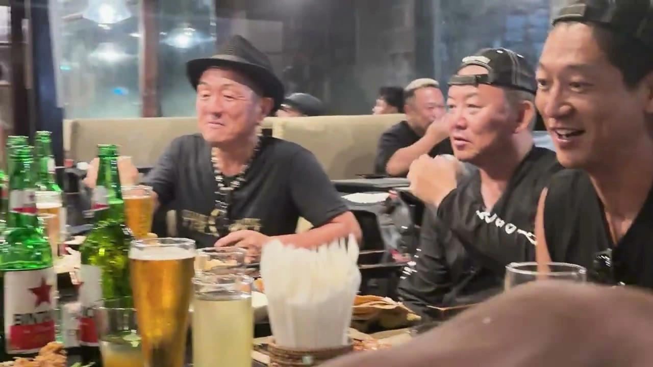 キャップの男性が笑顔｜2025年10月 バリ島ハーレーツーリング — TEAM THE GHOST West Bali