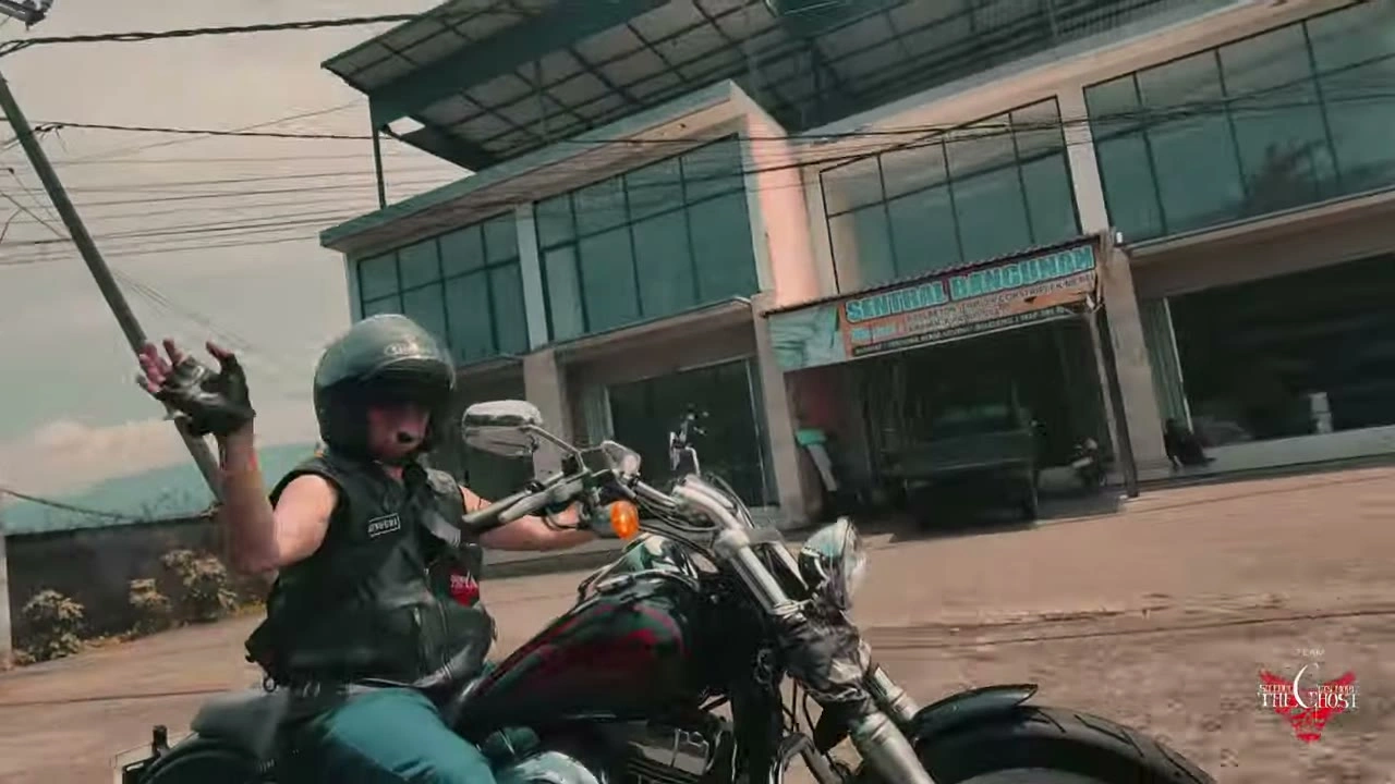 ライダー顔正面（自撮り棒）｜2026年1月 バリ島ハーレーツーリング — TEAM THE GHOST West Bali
