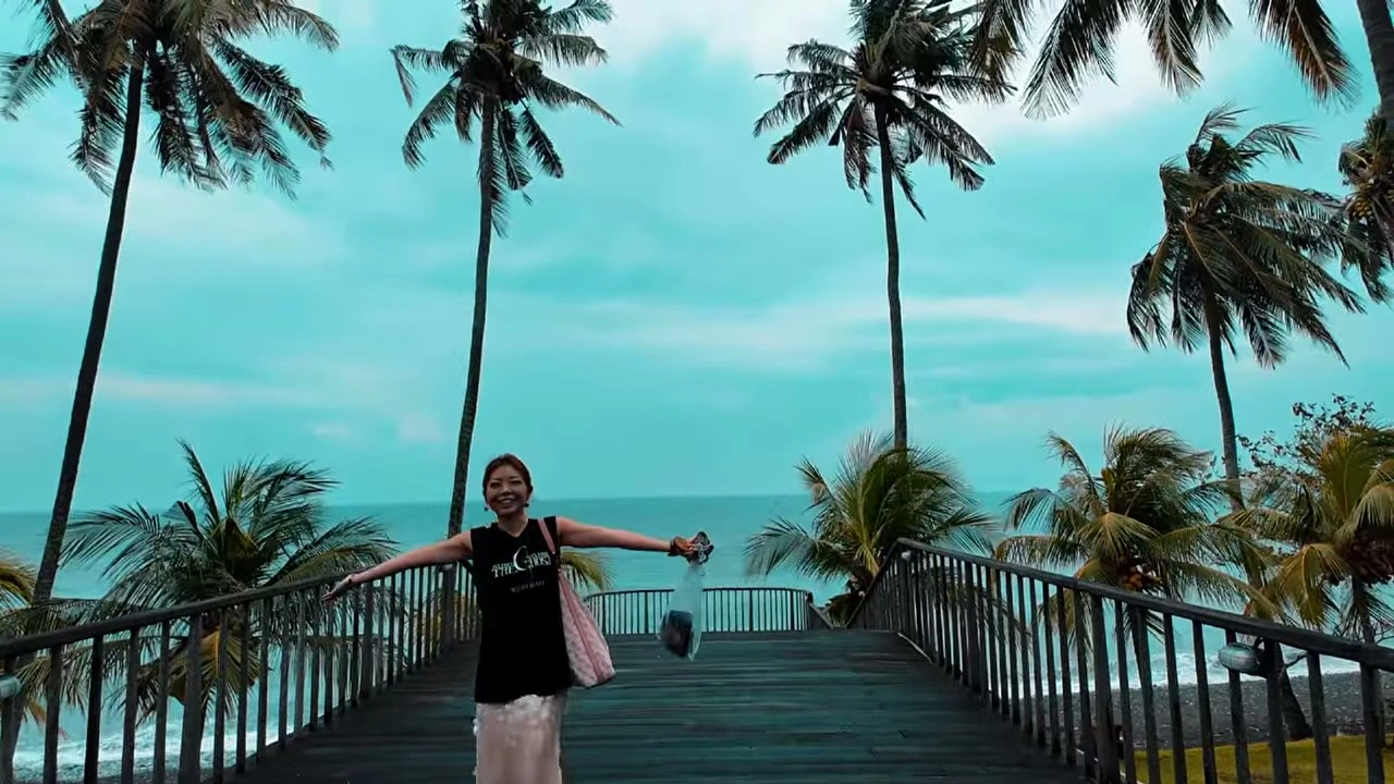 桟橋で釣り（黒砂ビーチ・景色）｜2026年2月 バリ島ハーレーツーリング — TEAM THE GHOST West Bali
