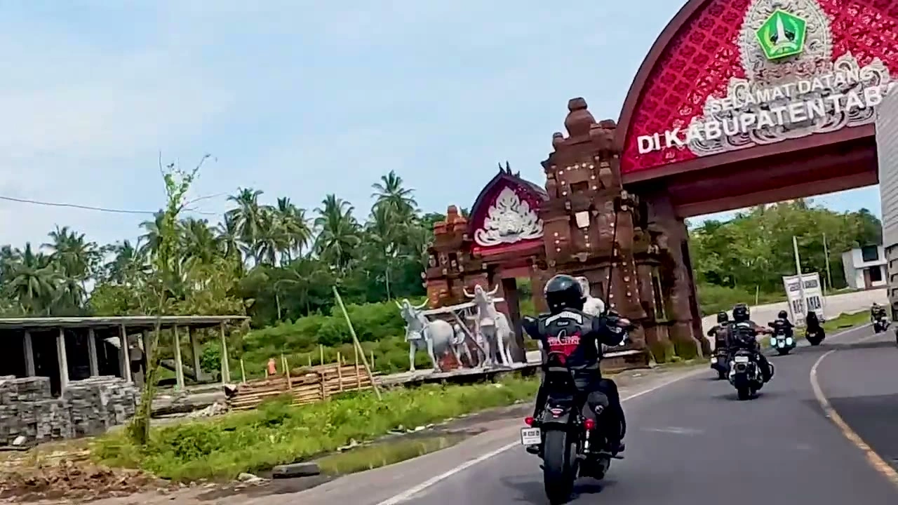 TABANANの門をくぐる｜2026年3月 バリ島ハーレーツーリング — TEAM THE GHOST West Bali