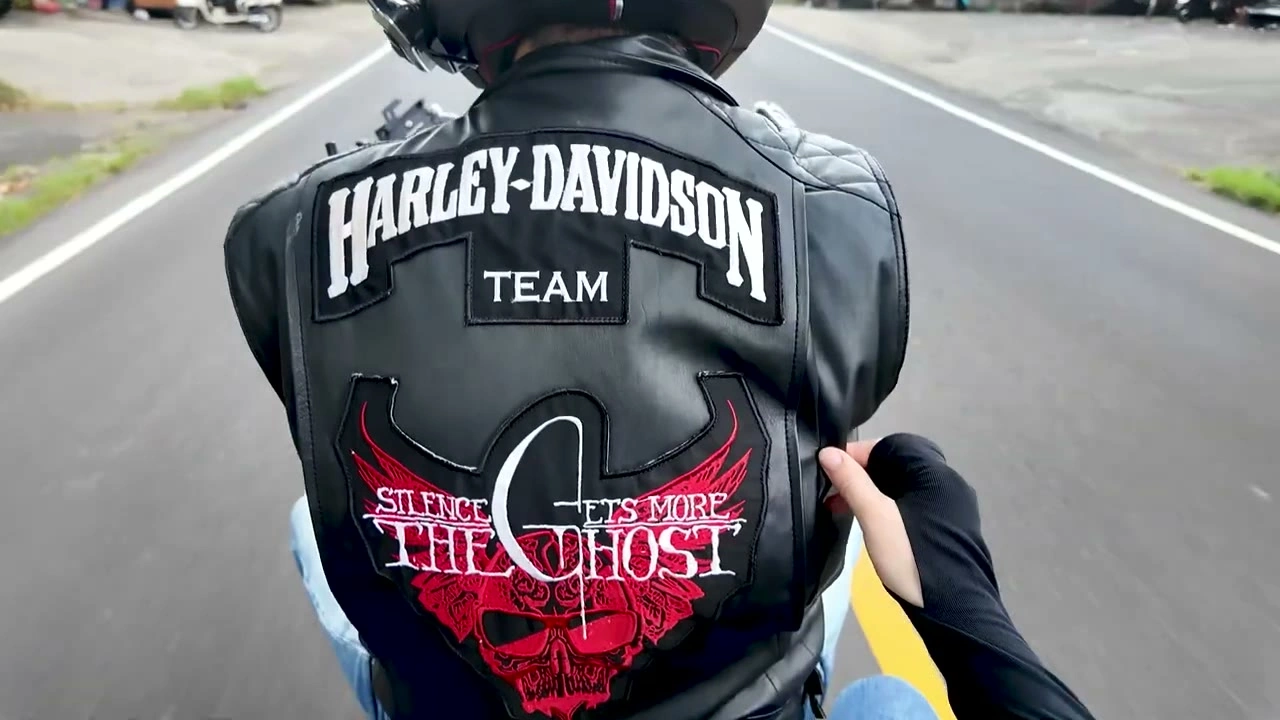 THE GHOST TEAM ベストの背中（エンブレム）｜2026年5月 バリ島ハーレーツーリング — TEAM THE GHOST West Bali