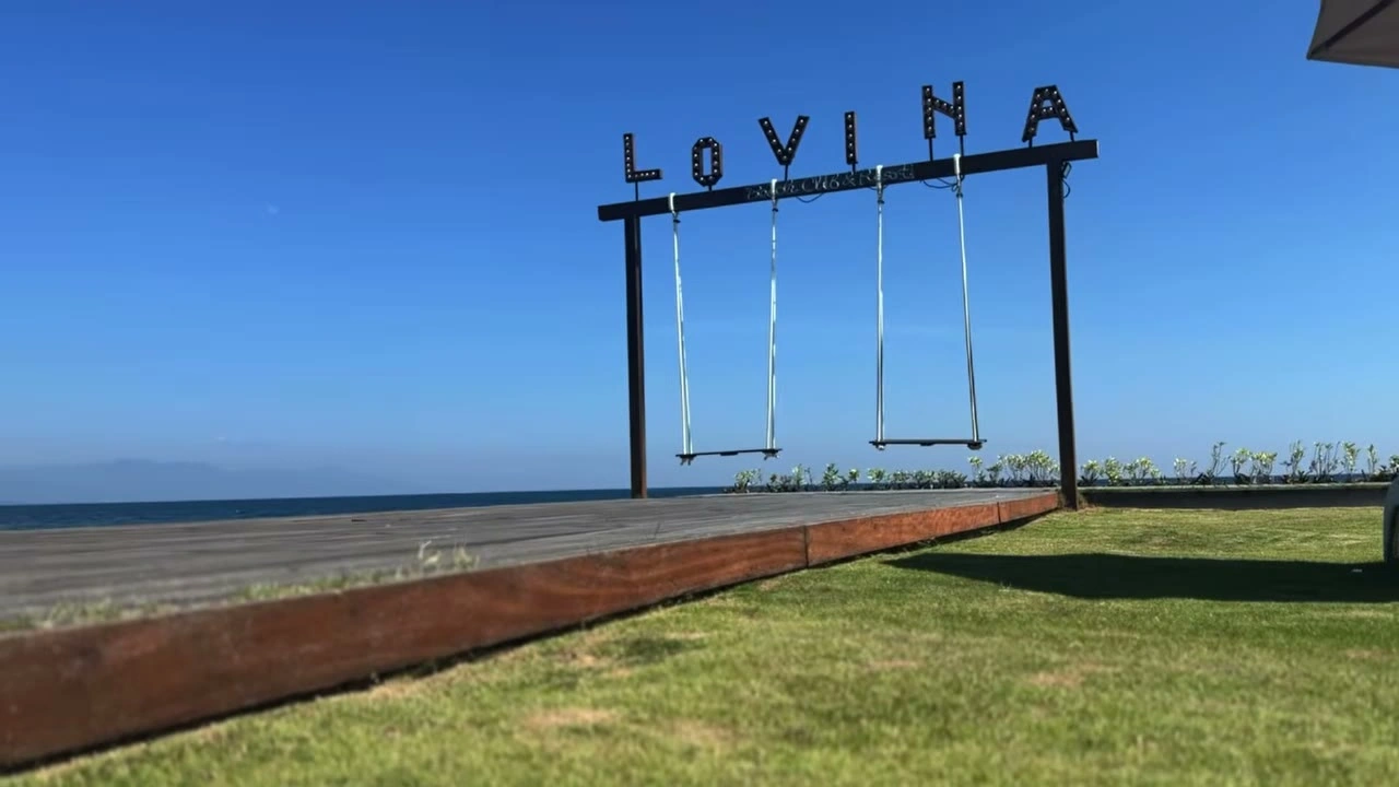 「LOVINA」の看板（ロビナ）｜2026年6月 バリ島ハーレーツーリング — TEAM THE GHOST West Bali