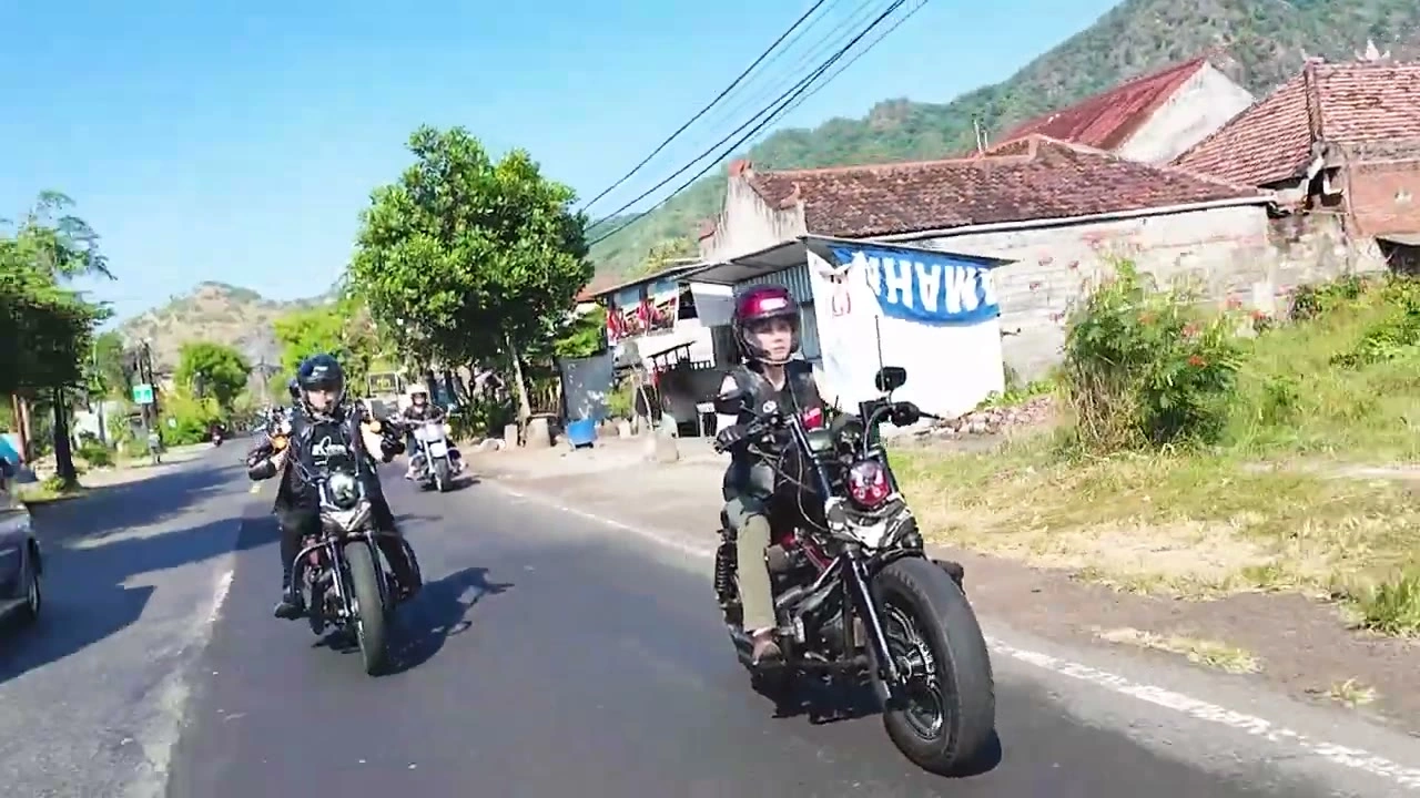 Day2 0:42 正面から2台のライダー｜2026年6月 バリ島ハーレーツーリング — TEAM THE GHOST West Bali