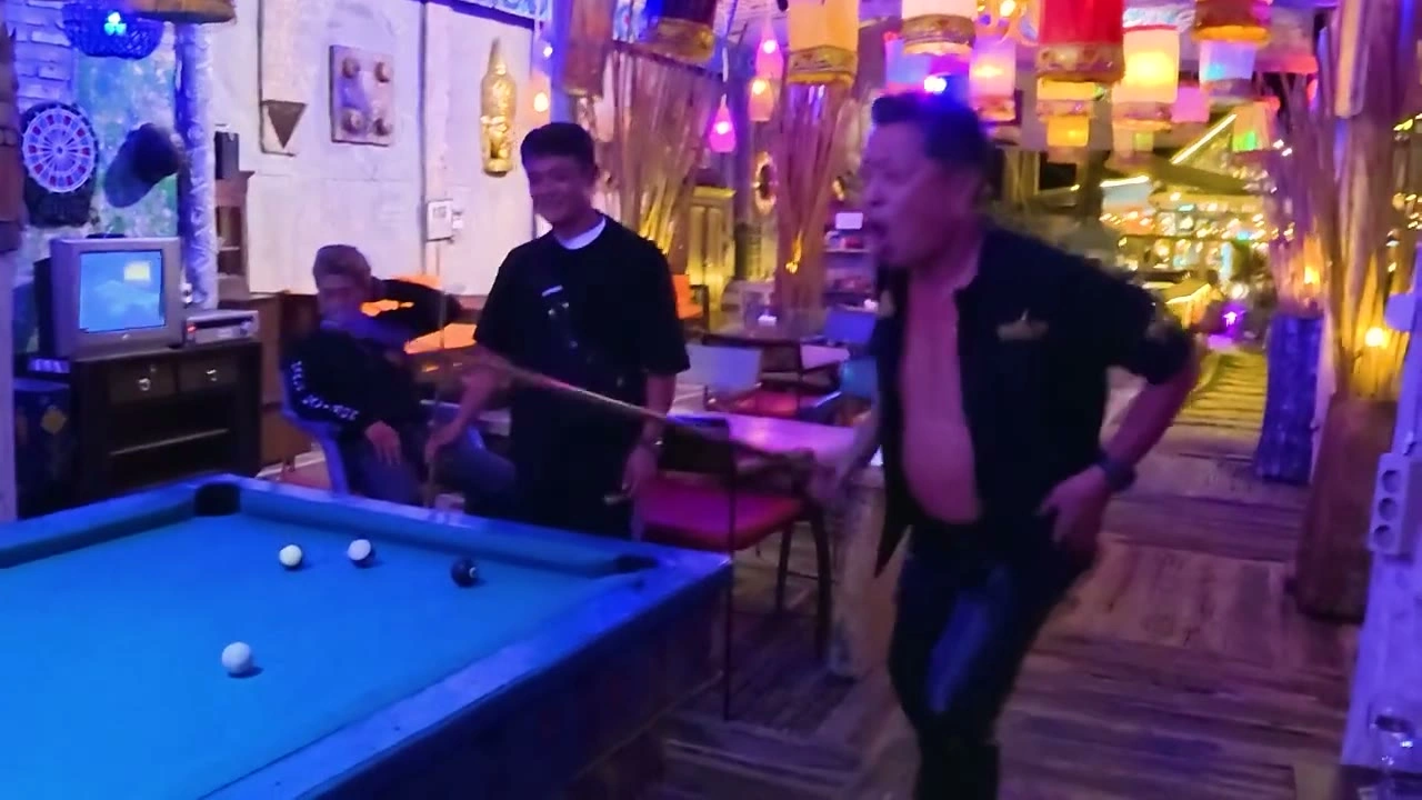 ビリヤード台を囲んで、夜はまだ終わらない｜2026年8月 バリ島ハーレーツーリング — TEAM THE GHOST West Bali